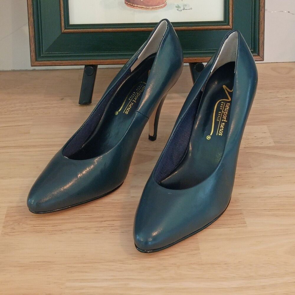 Newport News Easy Style Women's Fine Leather Blue Pumps Stiletto Heels 7.5 Wide - Picture 2 of 11